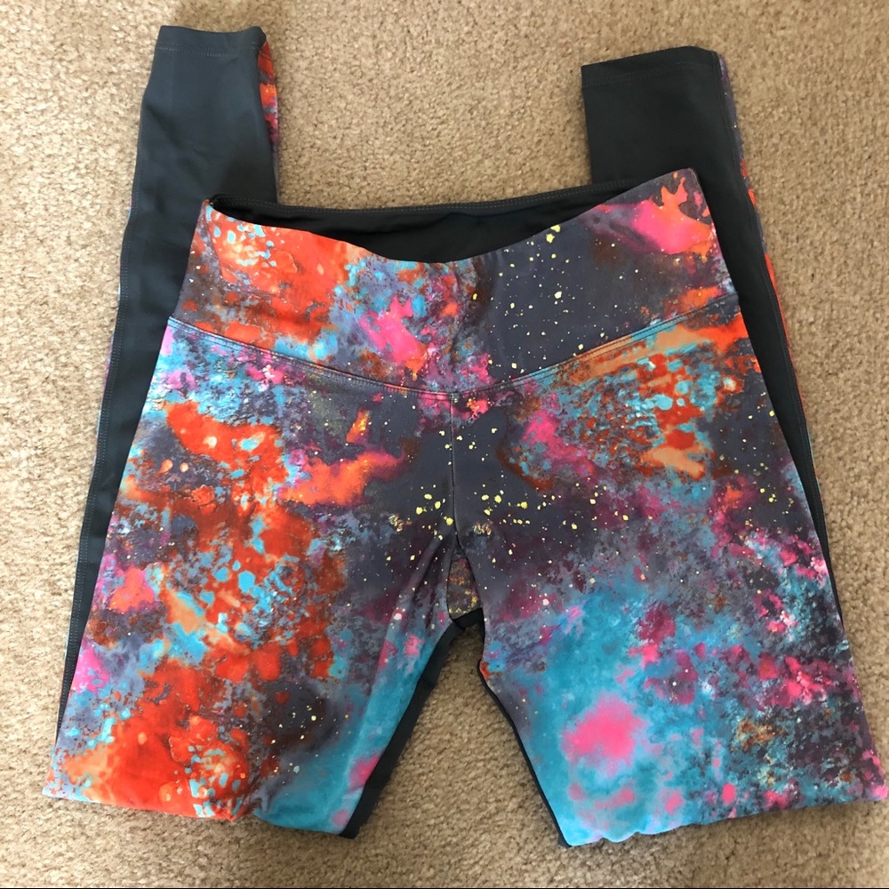 Onzie Space Splatter leggings size M/L